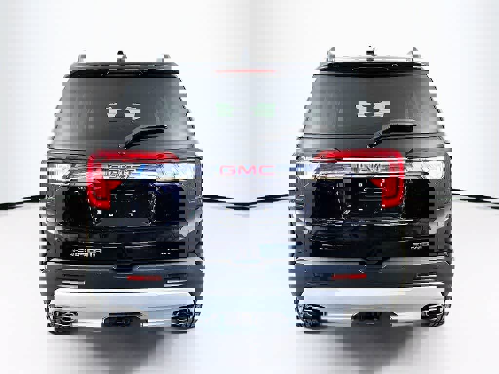 Used 2023 GMC Acadia SLT w/ Preferred Package image 4