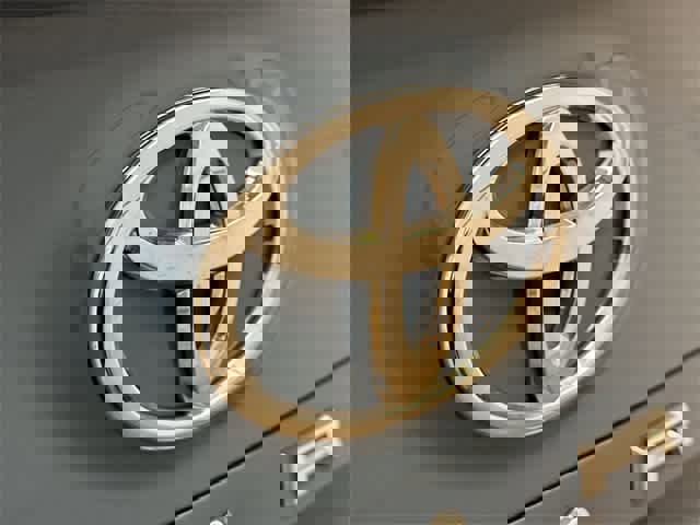 Used 2023 Toyota Camry SE image 24