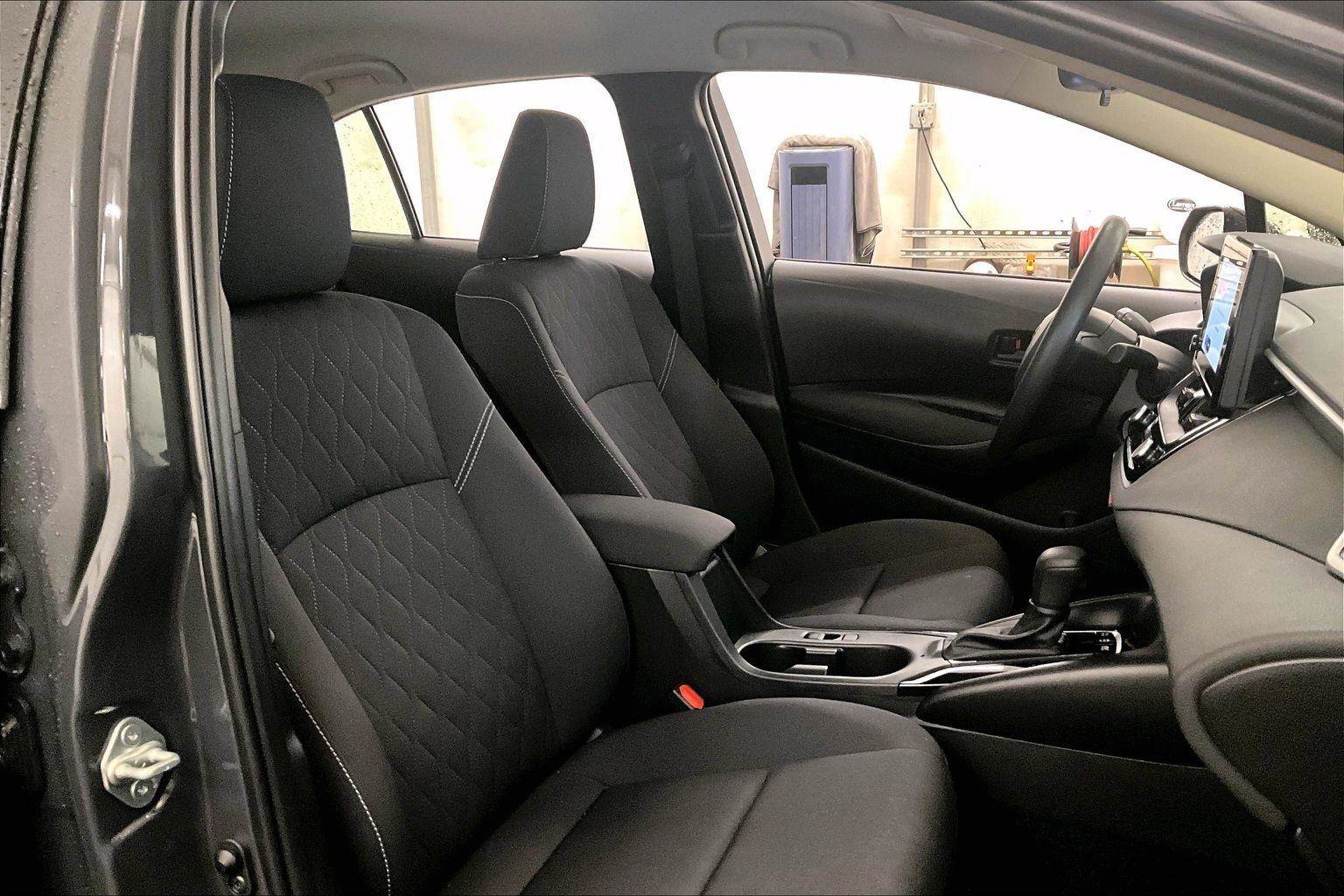 Used 2023 Toyota Corolla LE w/ Carpet Mat Package (TMS) image 7