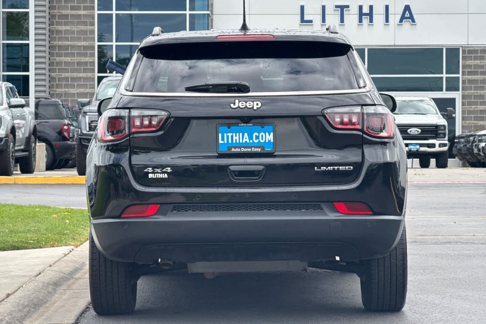 Used 2025 Jeep Compass Limited AWD/4WD image 7