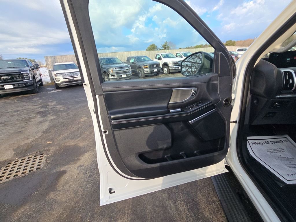 Certified 2025 Ford Expedition Max Platinum AWD/4WD image 5