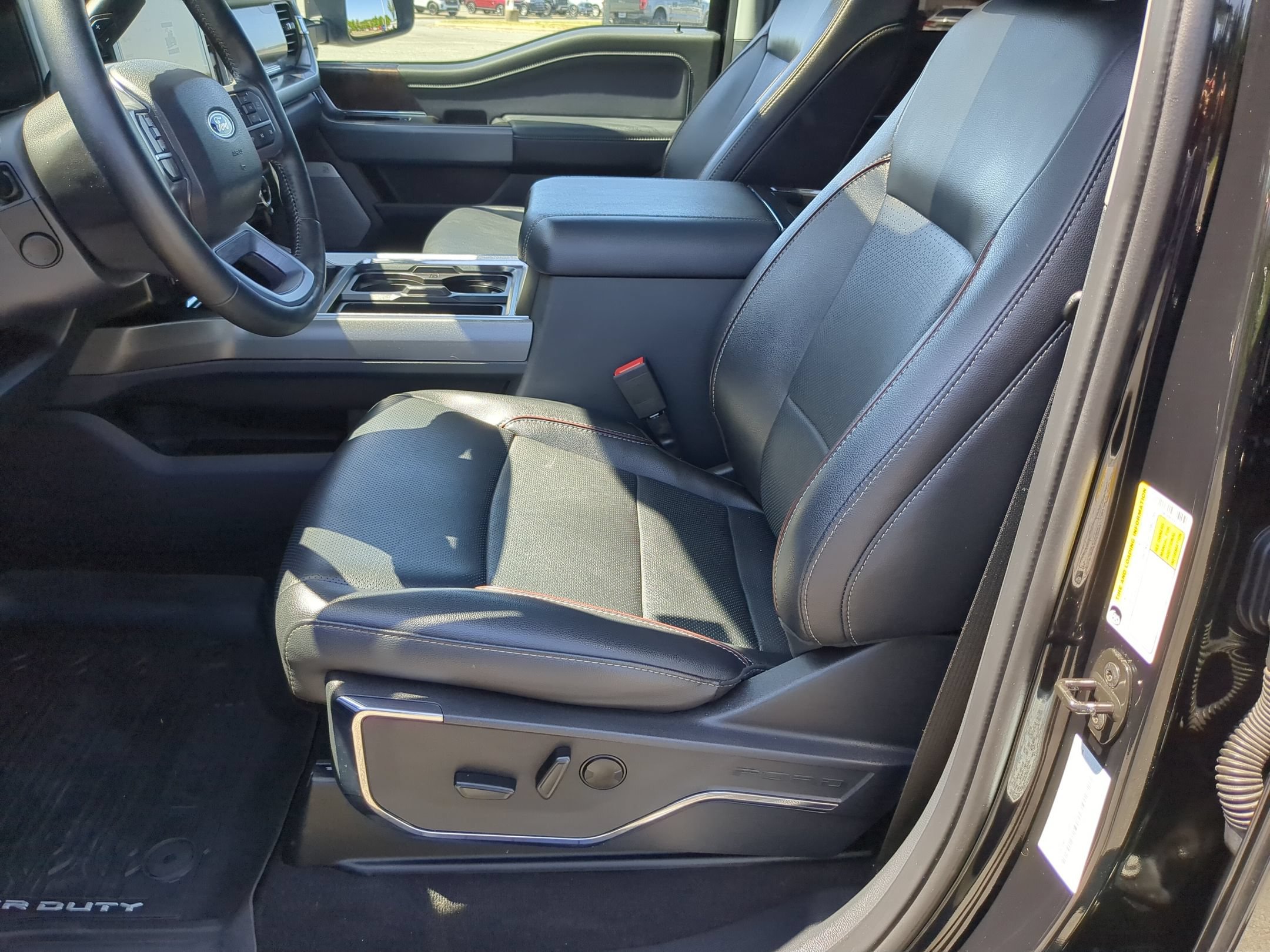 Certified 2023 Ford F250 Lariat w/ Lariat Ultimate Package AWD/4WD image 16