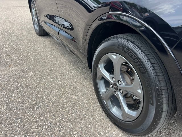 Certified 2023 Ford Escape ST-Line Select AWD/4WD image 25
