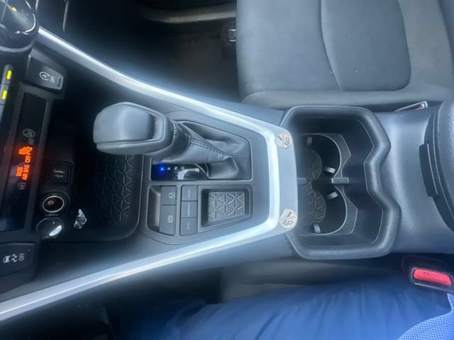 Used 2025 Toyota RAV4 XLE FWD image 12