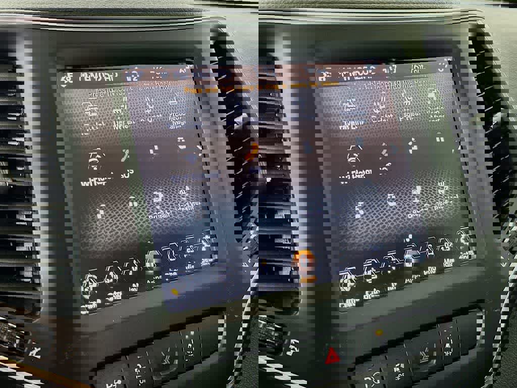 Used 2023 Jeep Cherokee Altitude Lux image 20