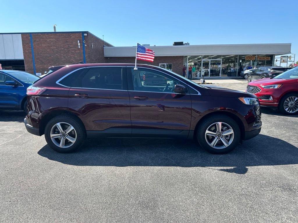 Certified 2024 Ford Edge SEL w/ Convenience Package AWD/4WD image 4