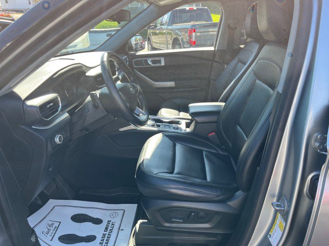Certified 2022 Ford Explorer XLT w/ Equipment Group 202A image 25