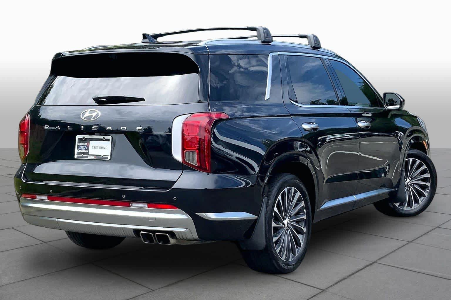 Used 2023 Hyundai Palisade Calligraphy FWD image 12