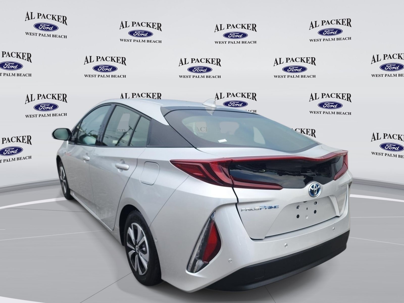 Used 2017 Toyota Prius Prime Advanced FWD image 3