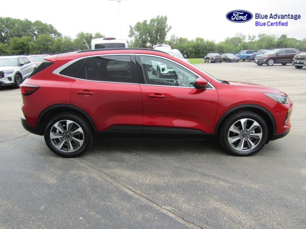 Certified 2023 Ford Escape Platinum AWD/4WD image 9
