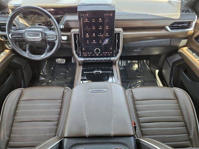 Used 2025 GMC Yukon Denali Ultimate AWD/4WD image 23
