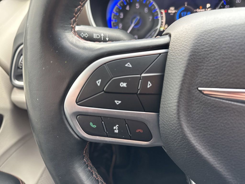 Used 2019 Chrysler Pacifica Touring-L Plus w/ Tire & Wheel Group image 21