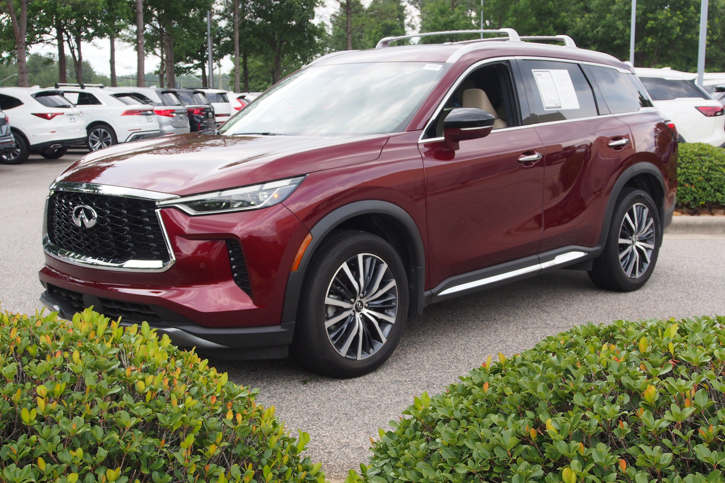Used 2023 INFINITI QX60 Sensory w/ Cargo Package AWD/4WD image 4
