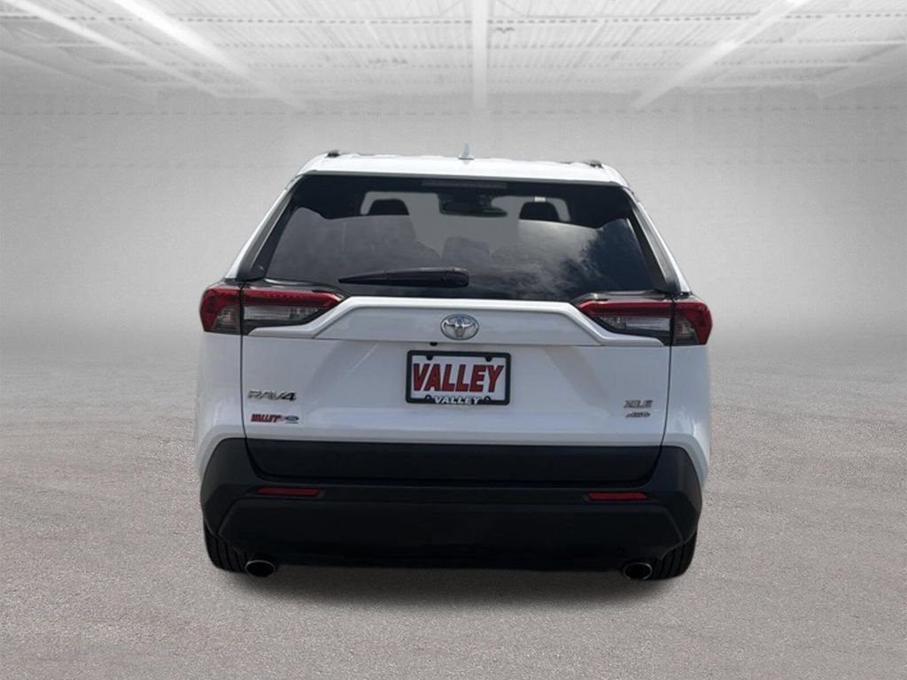 Used 2019 Toyota RAV4 XLE w/ Convenience Package AWD/4WD image 11