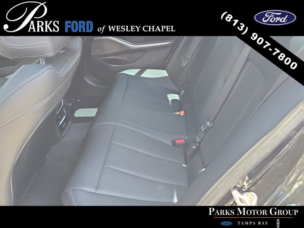 Used 2024 BMW 330i xDrive Sedan w/ M Sport Package AWD/4WD image 15