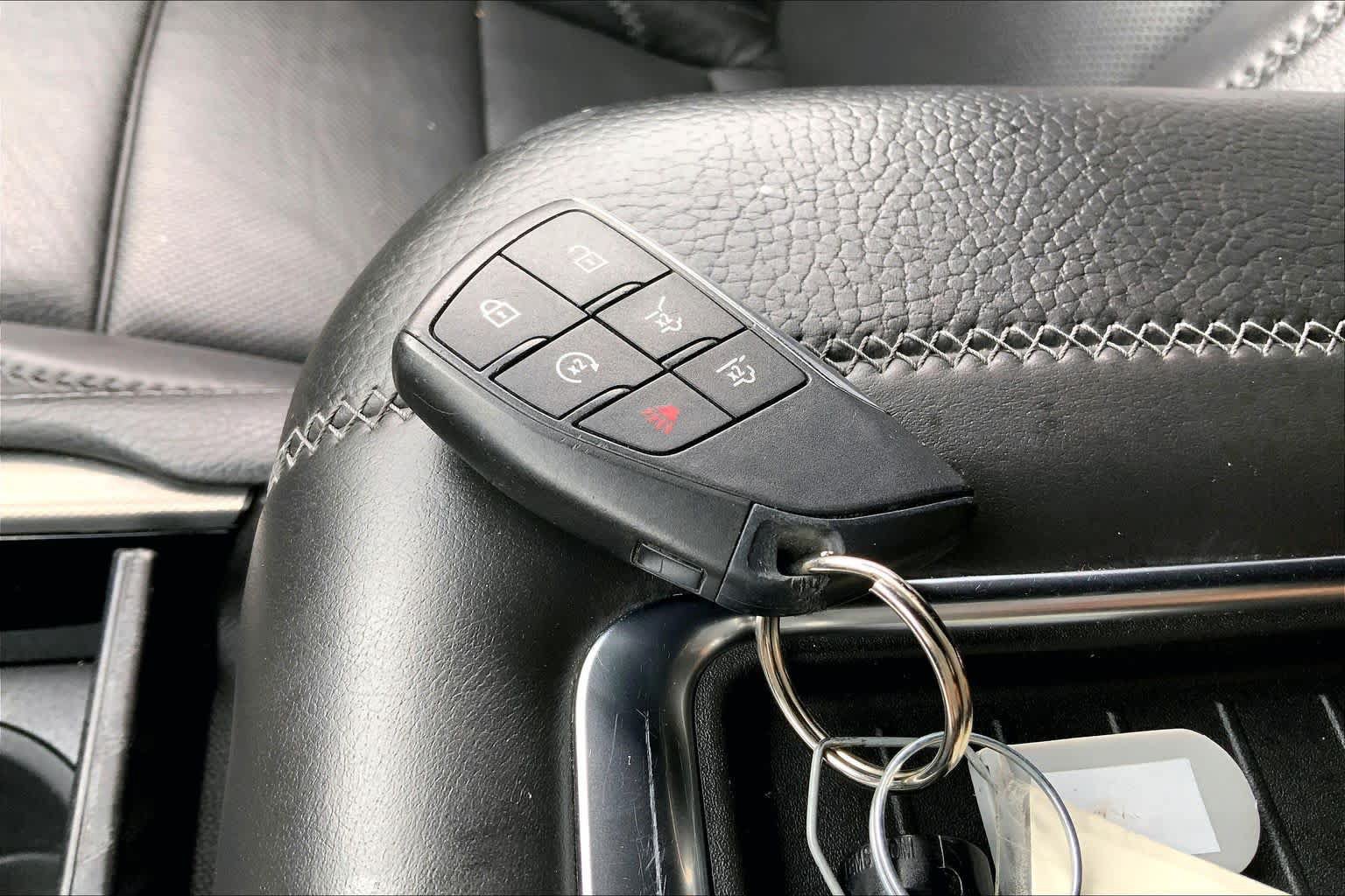 Used 2024 GMC Yukon XL Denali AWD/4WD image 15