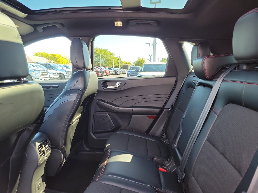 Certified 2023 Ford Escape ST-Line w/ Tech Pack #1 AWD/4WD image 14