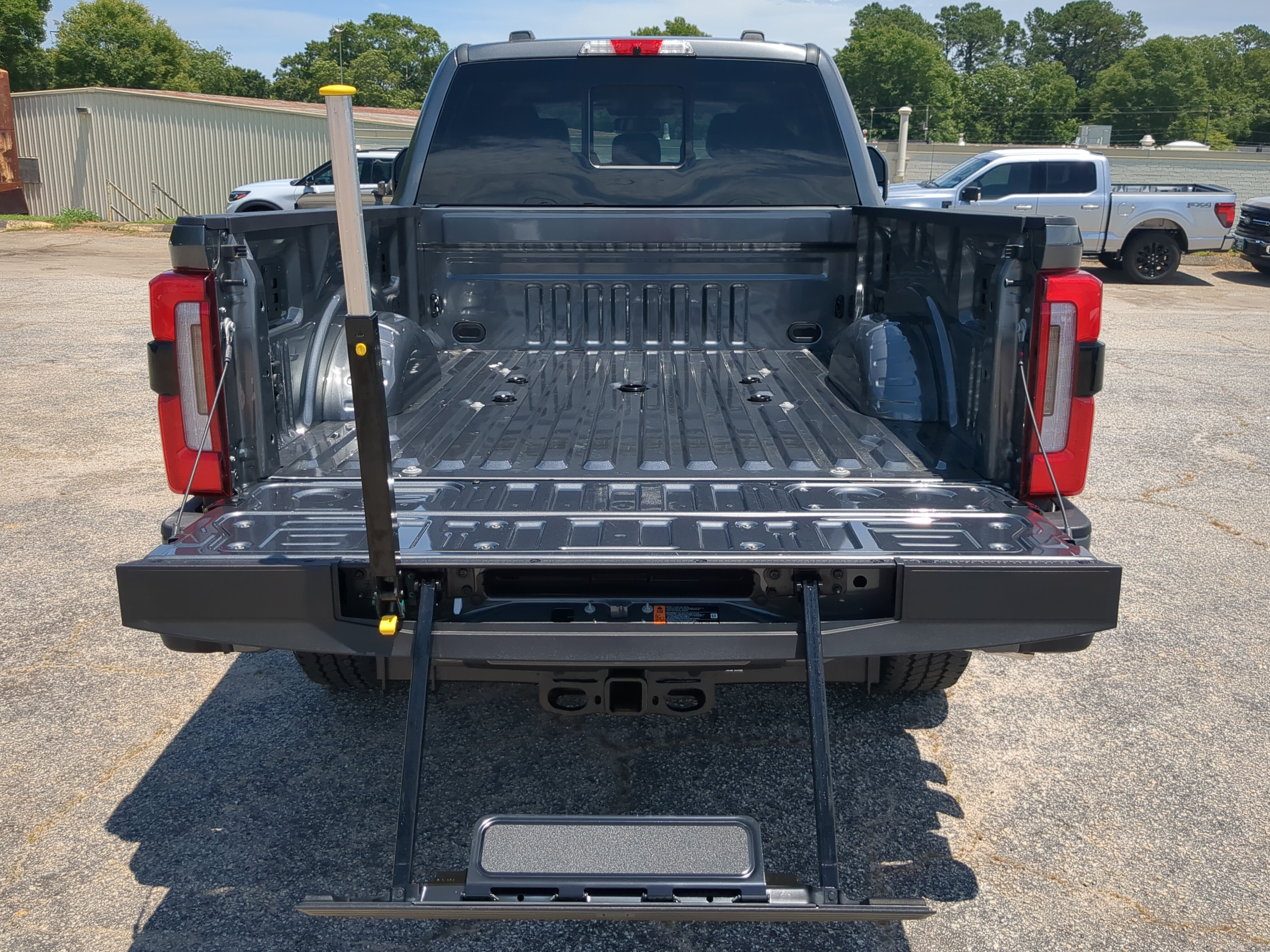 Certified 2026 Ford F250 Platinum w/ Platinum Plus Package AWD/4WD image 11