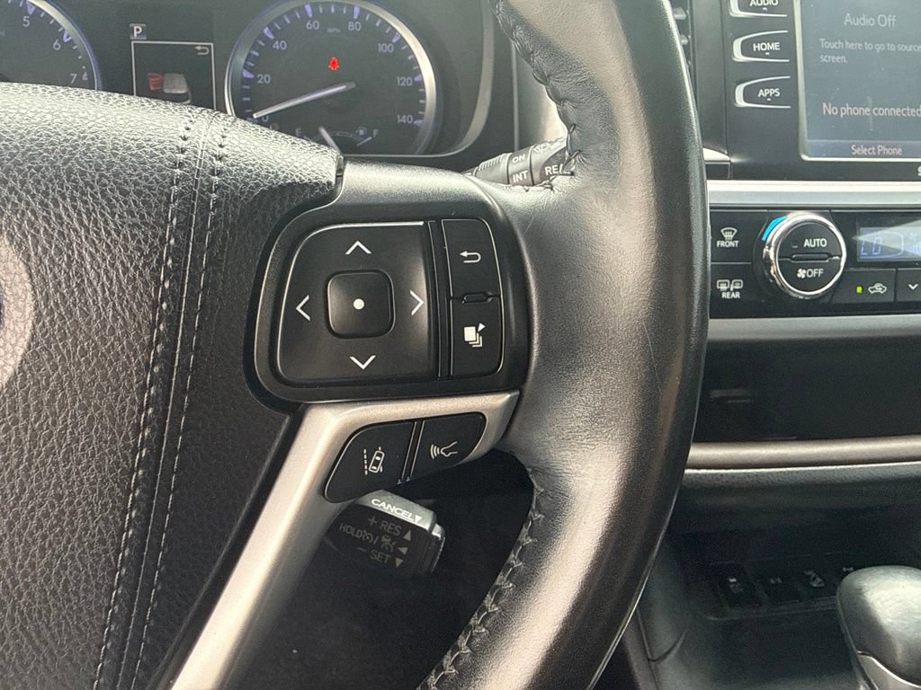 Used 2019 Toyota Highlander XLE AWD/4WD image 23