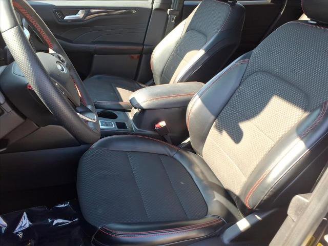 Certified 2023 Ford Escape ST-Line w/ Tech Pack #1 AWD/4WD image 13