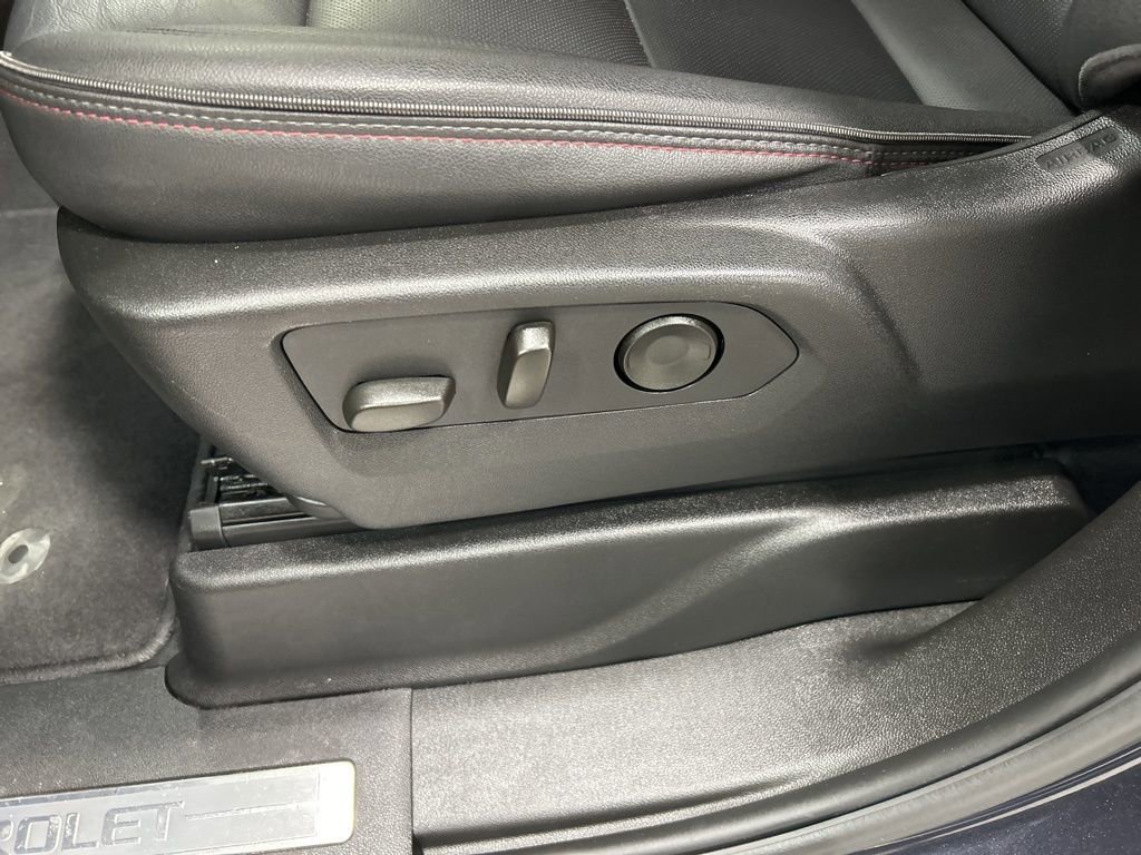 Used 2023 Chevrolet Suburban RST w/ Luxury Package image 11