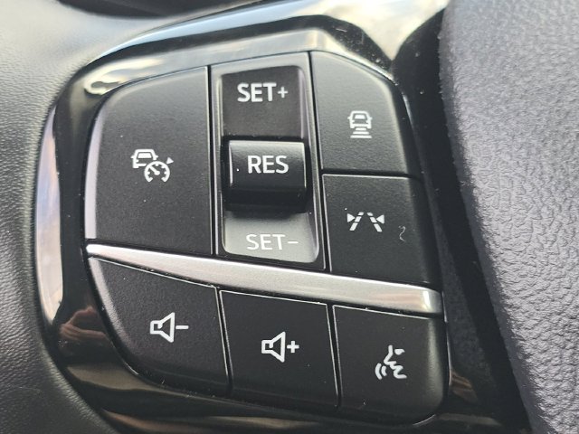 Certified 2025 Ford Escape Platinum AWD/4WD image 36