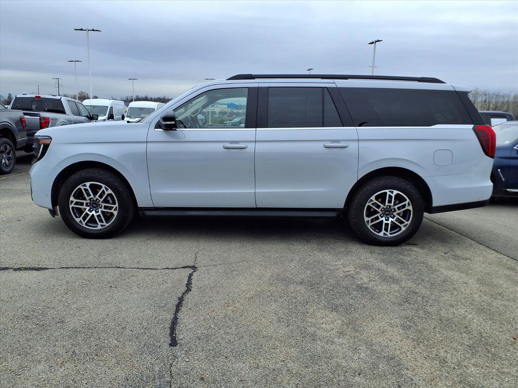 Certified 2025 Ford Expedition Max Active image 3