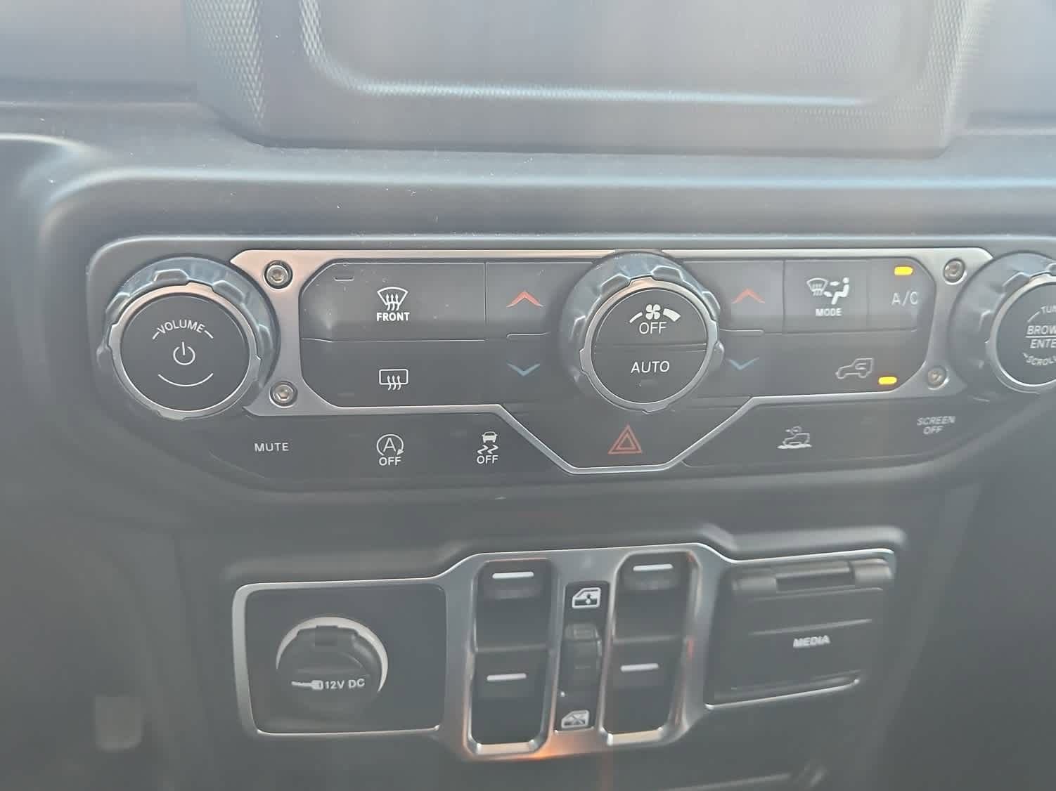 Used 2022 Jeep Wrangler Unlimited Sport AWD/4WD image 17