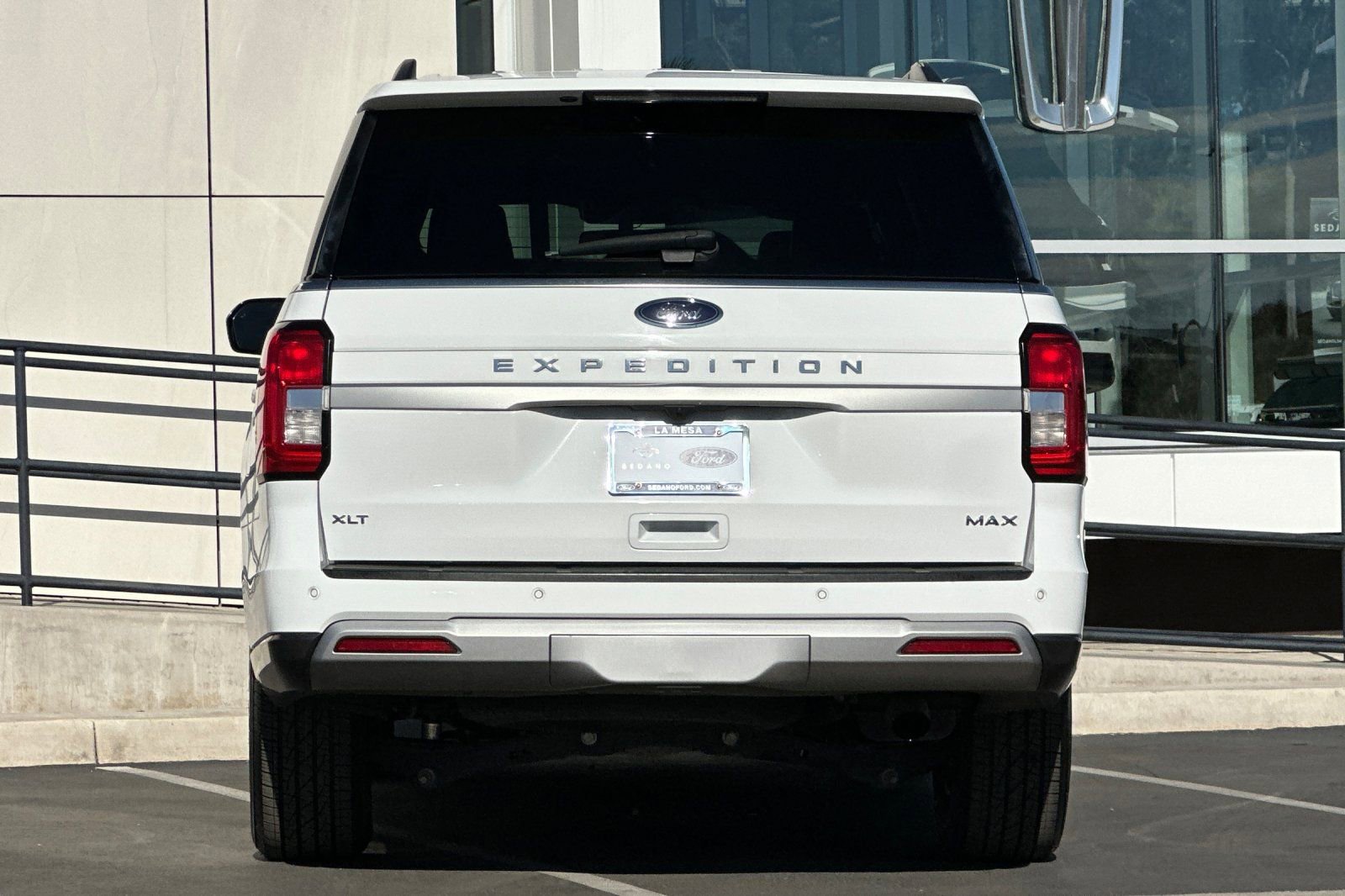 Certified 2024 Ford Expedition Max XLT image 4