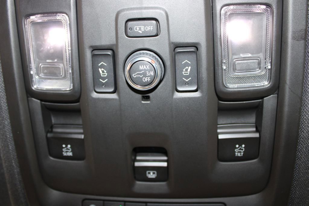 Used 2023 Chevrolet Suburban Z71 w/ Luxury Package image 56