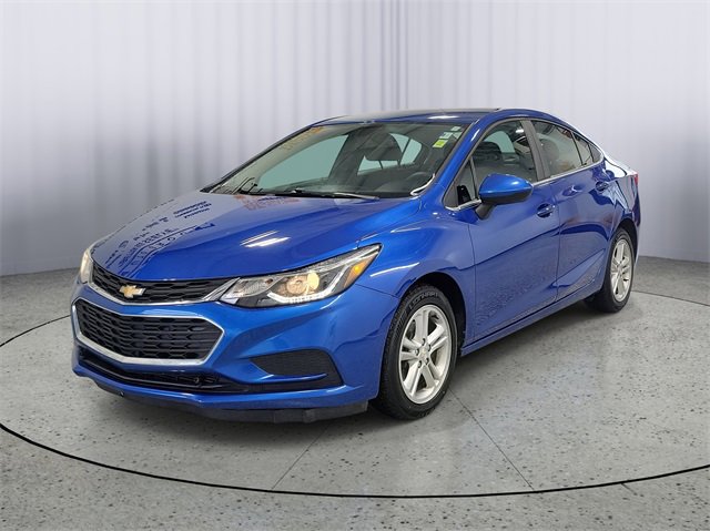 Used 2017 Chevrolet Cruze LT w/ Convenience Package image 4