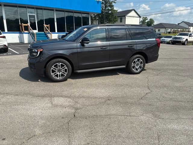Certified 2025 Ford Expedition Active AWD/4WD image 18