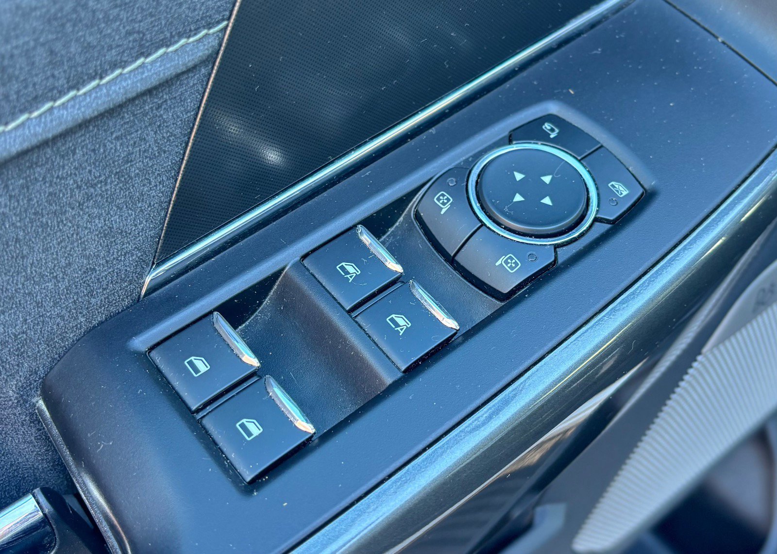 Certified 2022 Ford F150 Lariat w/ Equipment Group 502A High image 29