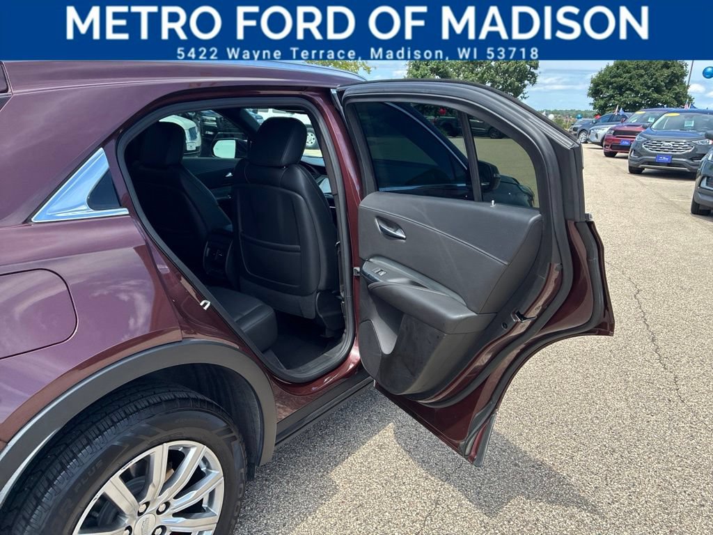Used 2023 Cadillac XT4 Premium Luxury FWD image 43