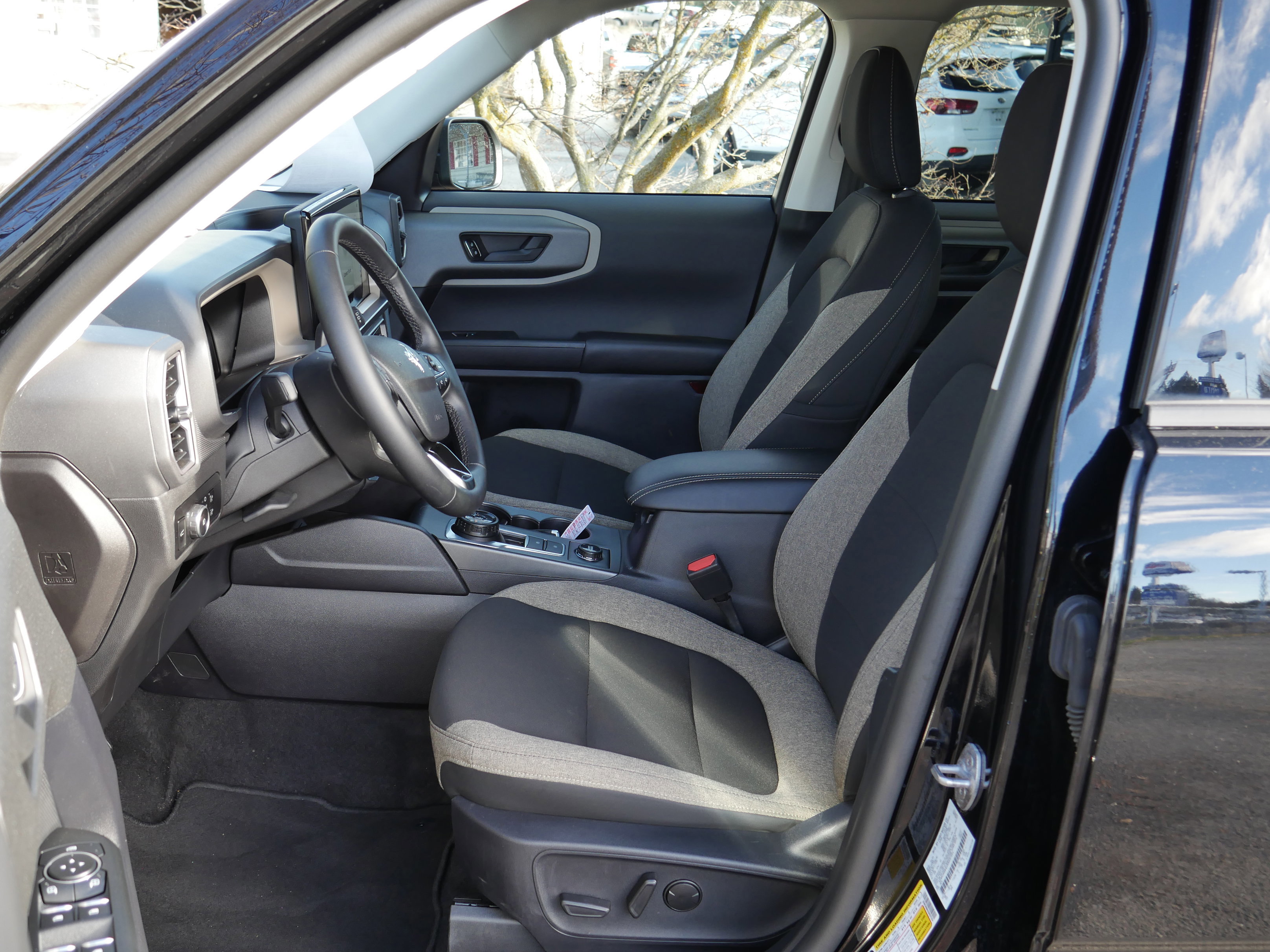 Certified 2025 Ford Bronco Sport Big Bend w/ Convenience Package image 9