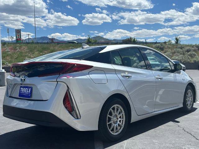 Used 2018 Toyota Prius Prime Premium FWD image 11