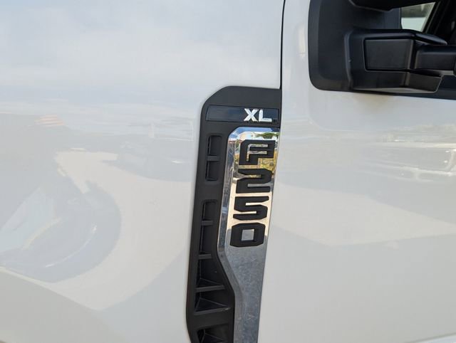 Certified 2025 Ford F250 XL AWD/4WD image 5