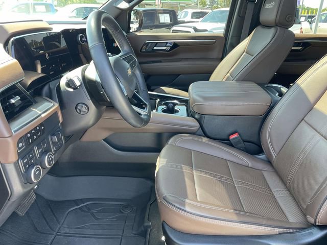 Used 2025 Chevrolet Tahoe High Country w/ Sun And Tow Package AWD/4WD image 16