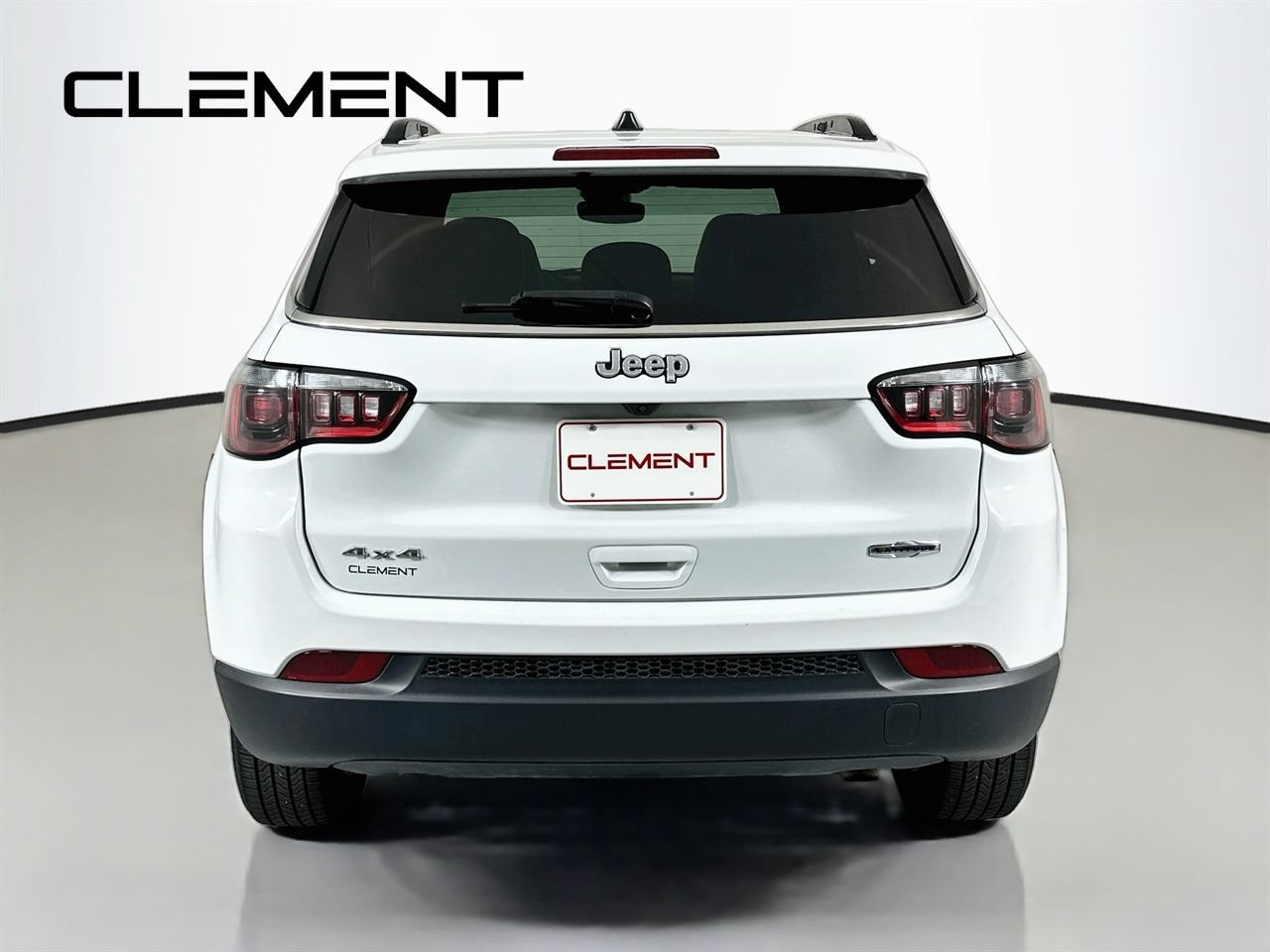 Used 2025 Jeep Compass Latitude AWD/4WD image 8