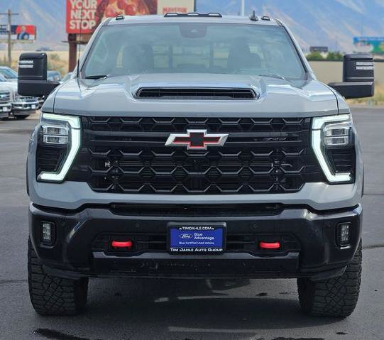 Used 2025 Chevrolet Silverado 2500 ZR2 w/ Technology Package AWD/4WD image 8