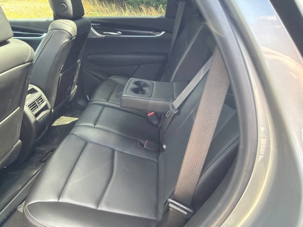 Used 2025 Cadillac XT5 Premium Luxury AWD/4WD image 5