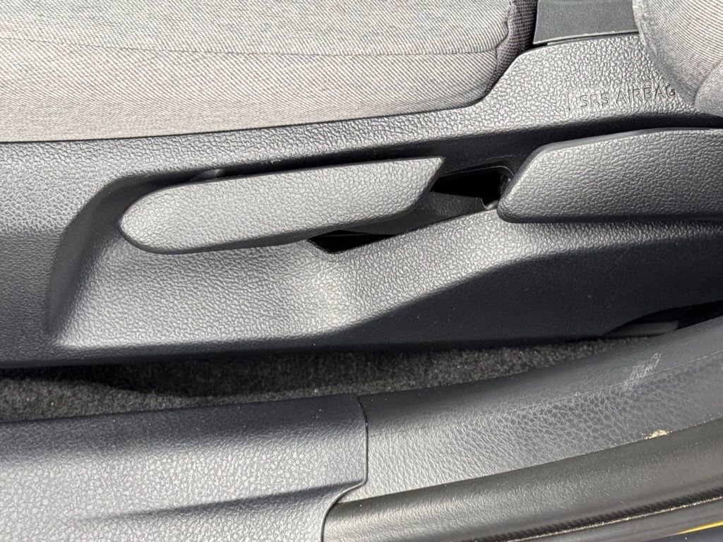 Used 2025 Toyota Camry LE FWD image 18