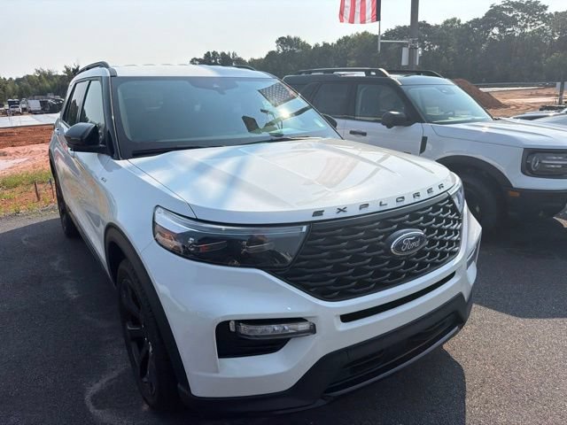 Certified 2023 Ford Explorer ST-Line w/ Class IV Trailer Tow Package RWD image 2
