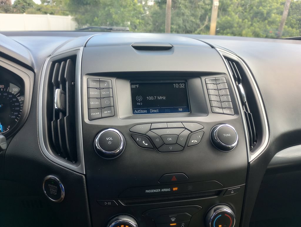 Certified 2018 Ford Edge SE FWD image 30