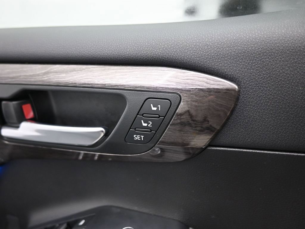 Used 2022 Toyota Highlander Limited image 40