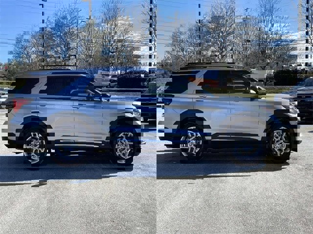 Certified 2025 Ford Explorer Active image 6