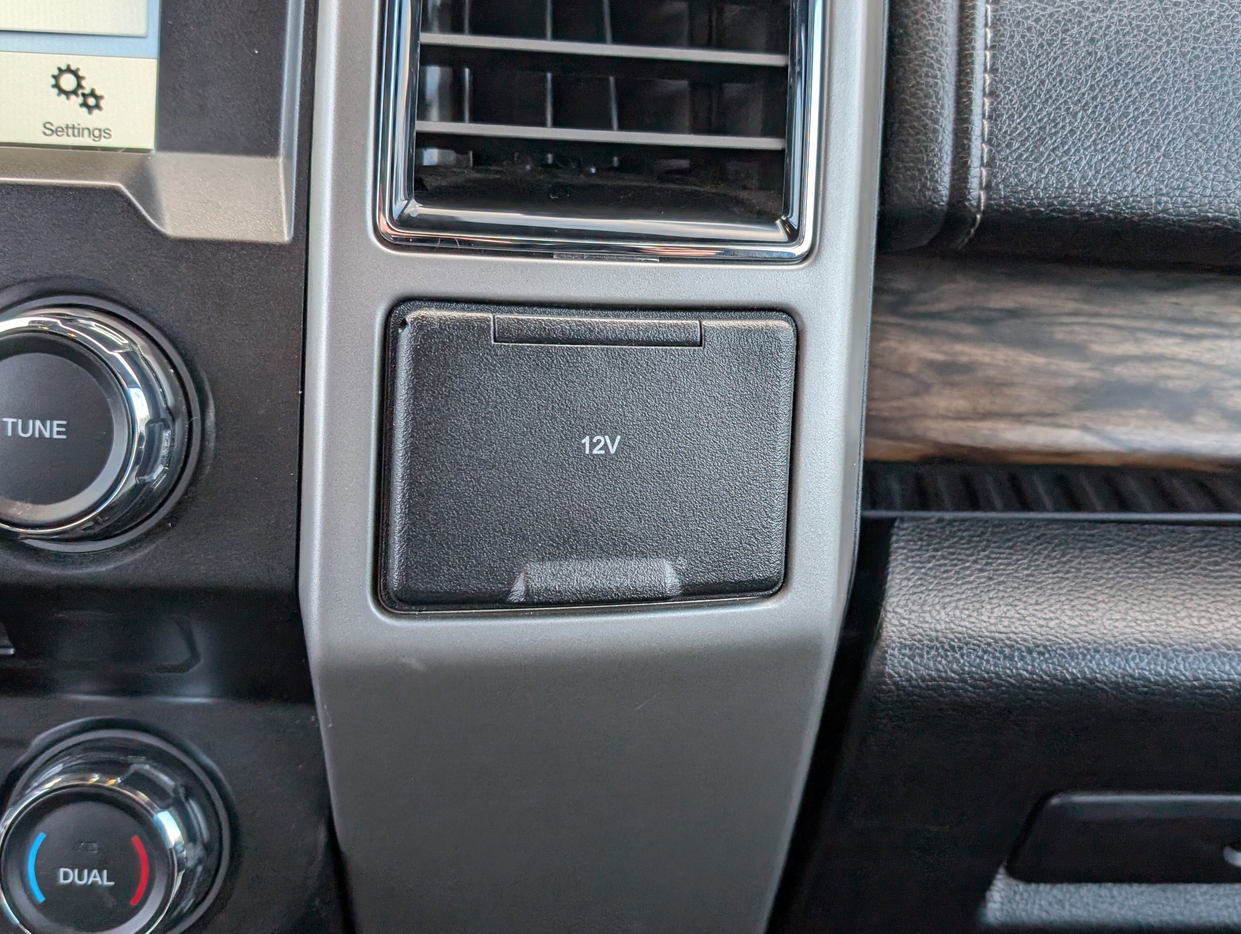 Certified 2018 Ford F150 Lariat image 23