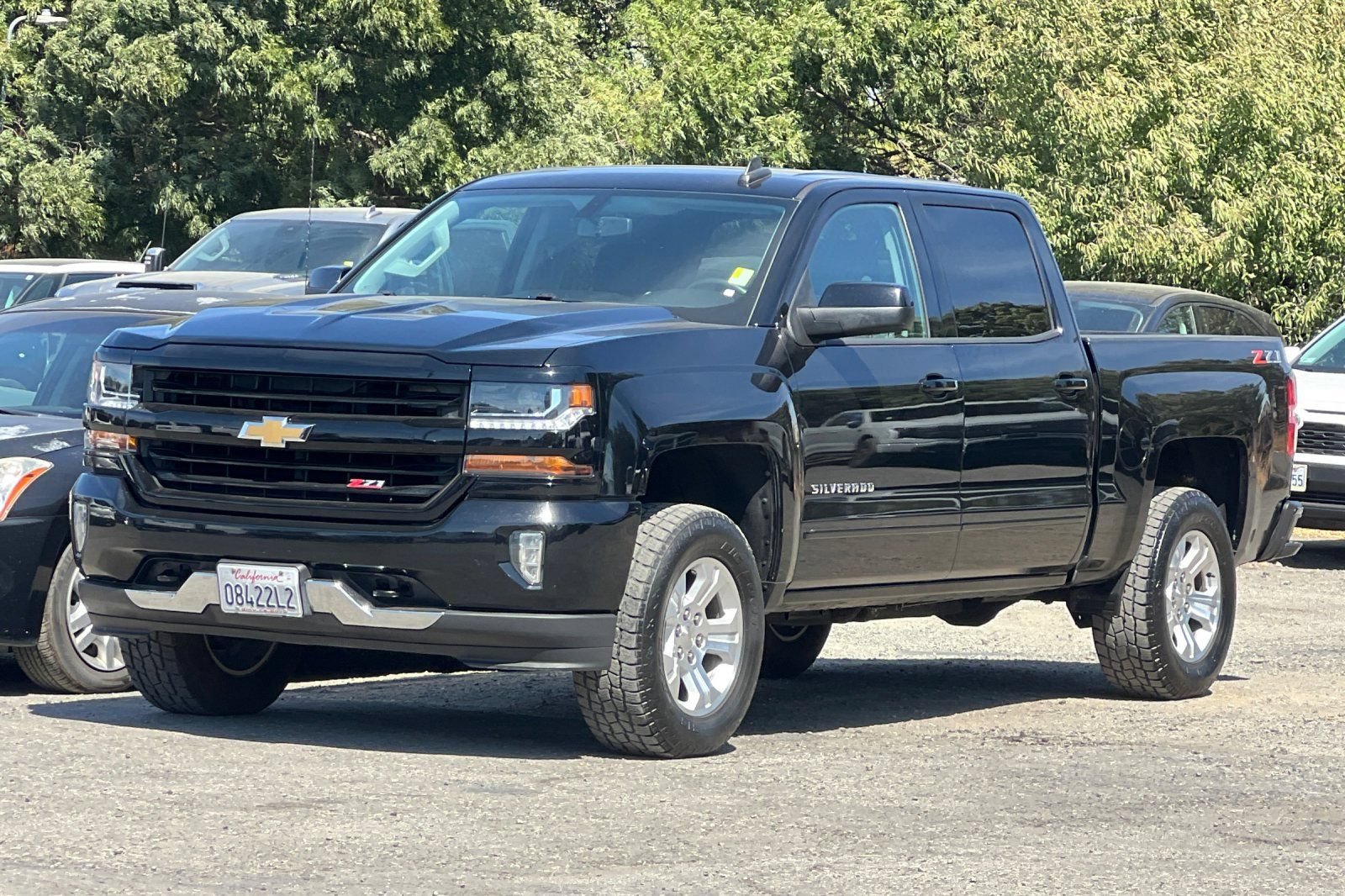 Used 2018 Chevrolet Silverado 1500 LT w/ All Star Edition AWD/4WD image 8