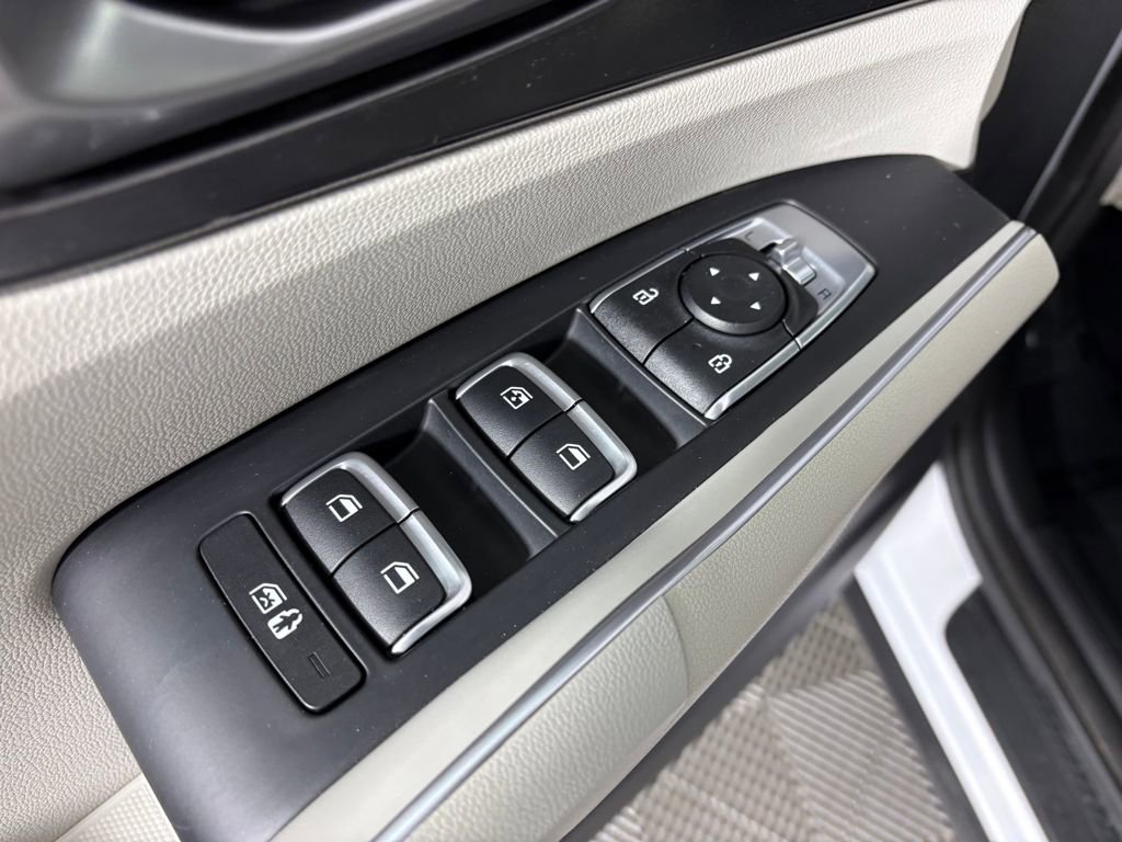 Used 2023 Kia Sorento S w/ Panoramic Sunroof Package image 12