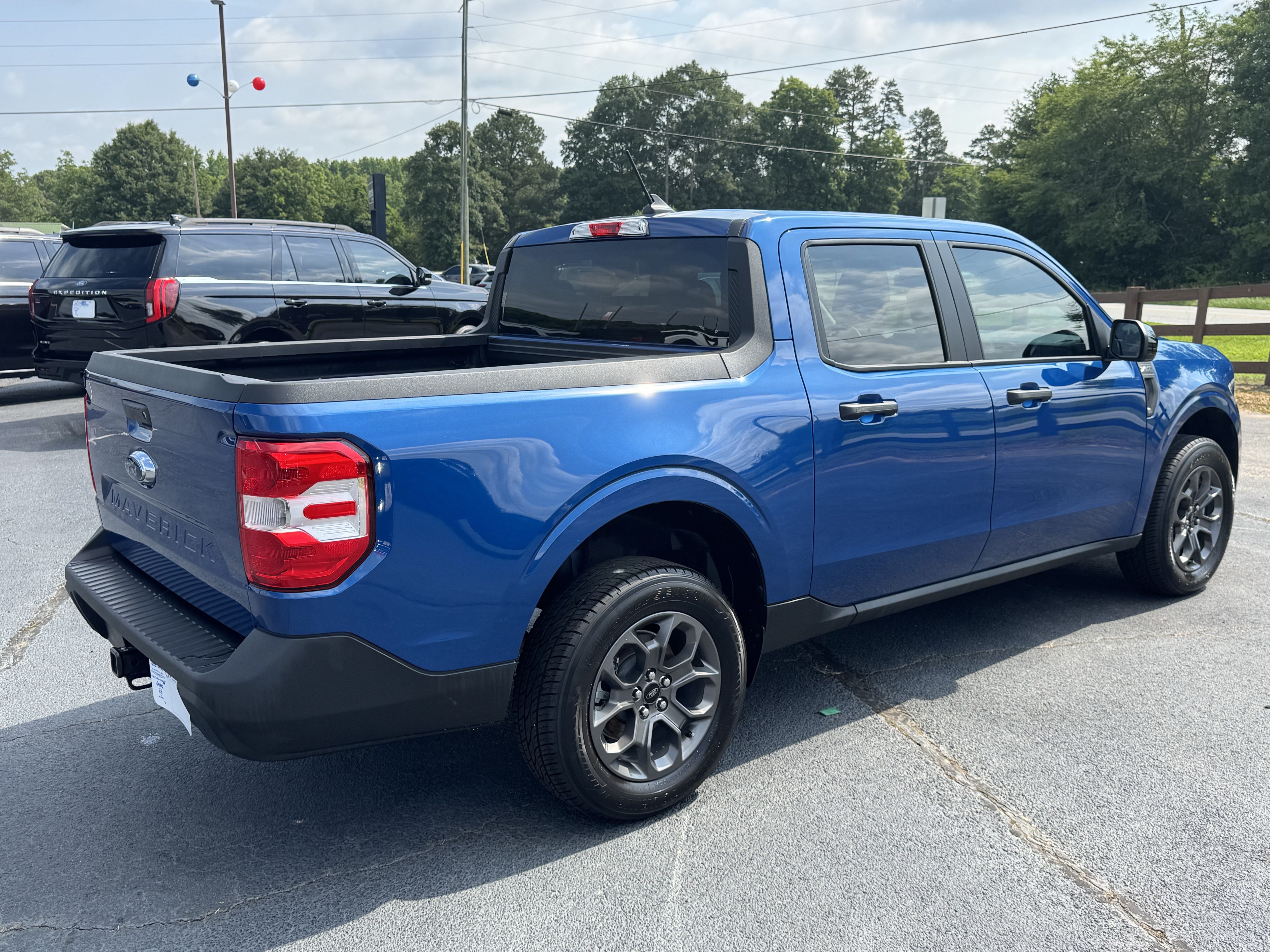 Certified 2024 Ford Maverick XLT w/ XLT Luxury Package FWD image 5
